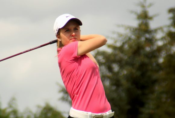 Female Golfer Signs for United Sports USA